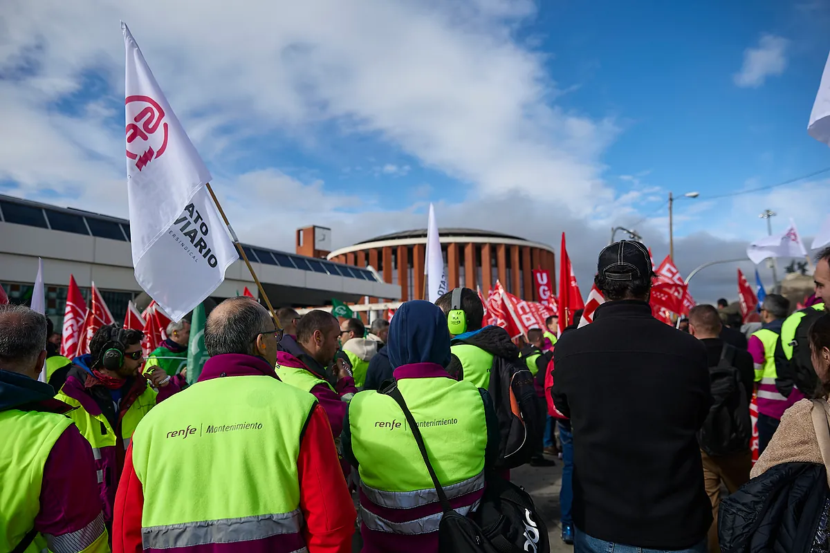 Los sindicatos desconvocan la huelga de trenes tras llegar a un acuerdo con Transportes