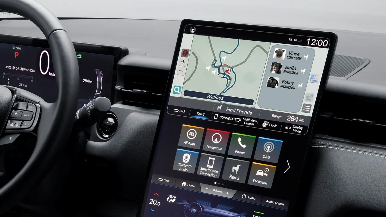 El diseñador del iPhone carga contra las pantallas de los coches: "Es una tecnología equivocada"