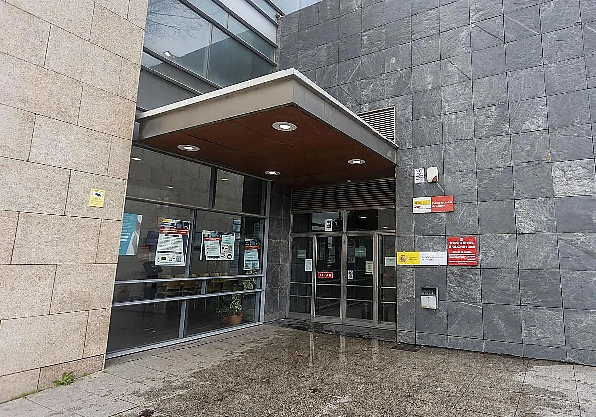 Piden cárcel a un hombre en Cáceres por transferirse 95.000 euros de su mujer antes del divorcio