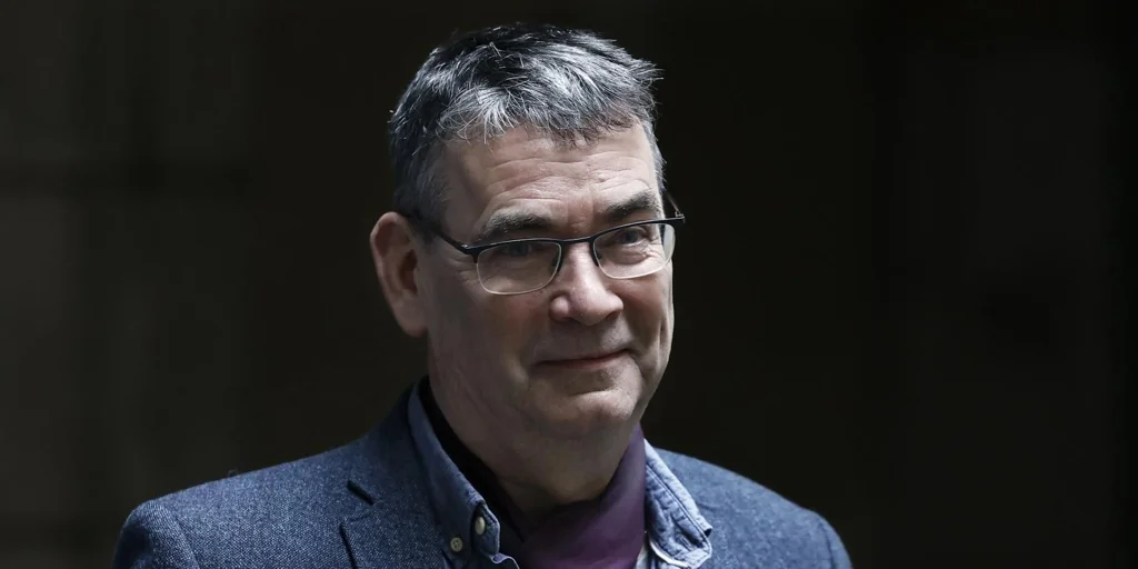 'Las horas secretas', de Mick Herron, un festín de espías