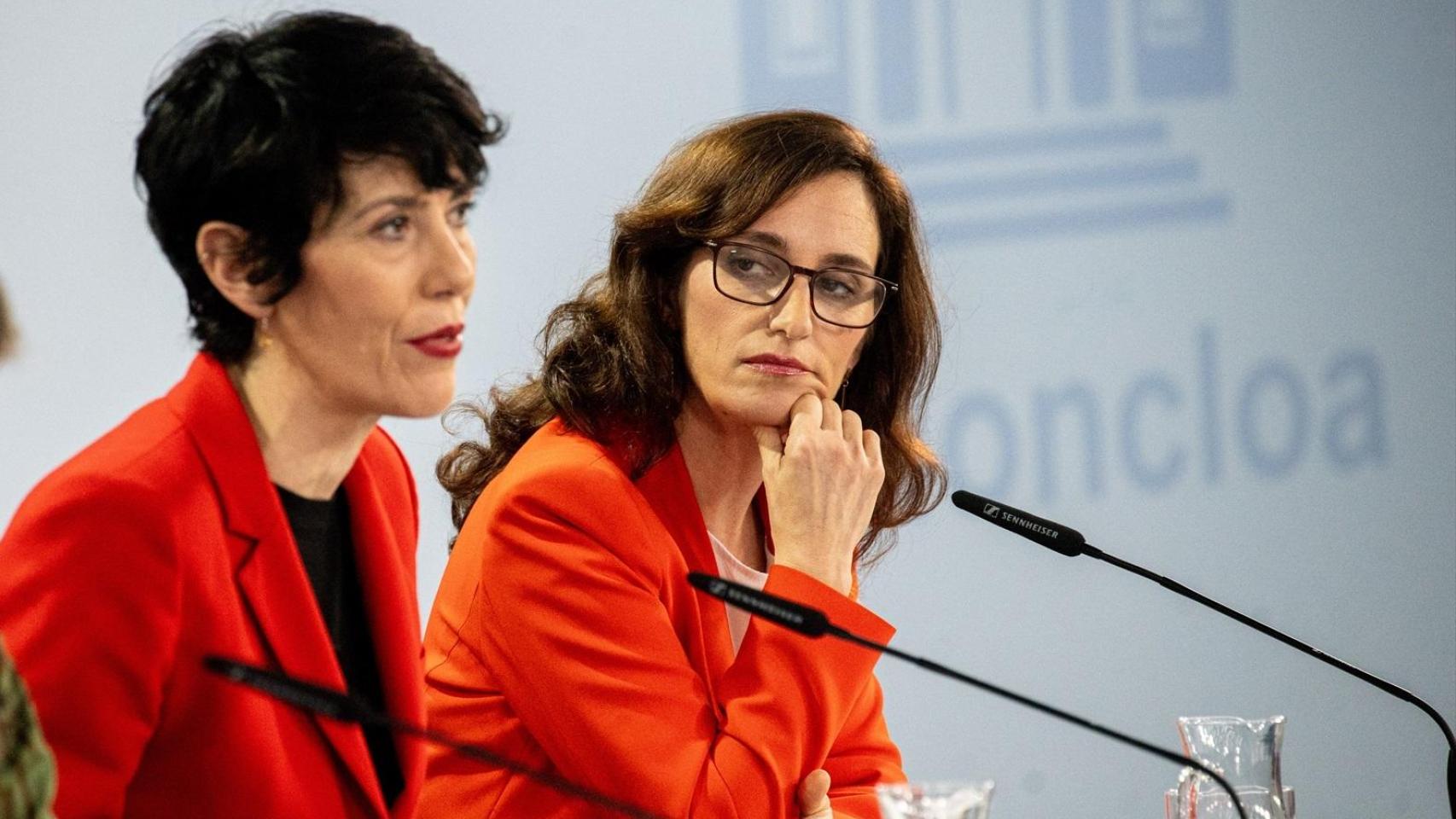 Ofensiva del Gobierno contra la libertad de empresa: denuncia "garras especuladoras" en la Sanidad y quiere topar precios