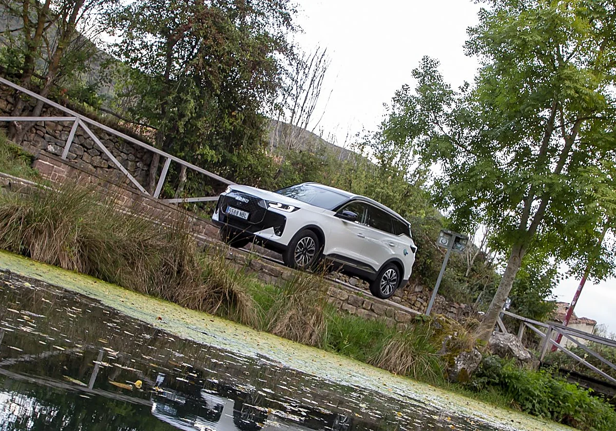 Ebro s700 PHEB: un SUV bien acabado y para todo uso