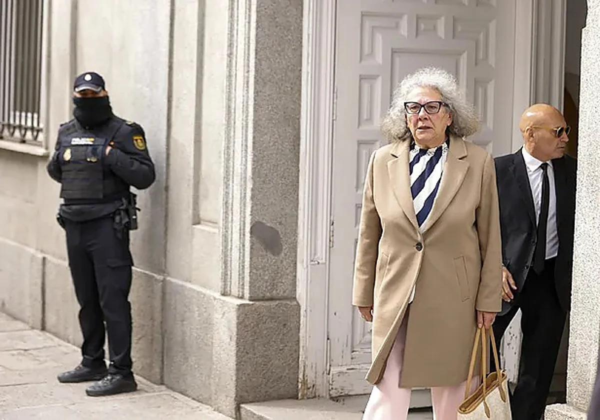 El chófer de Carmen Pano declara que la acompañó a Ferraz y vio el dinero «en tacos» de 50 euros