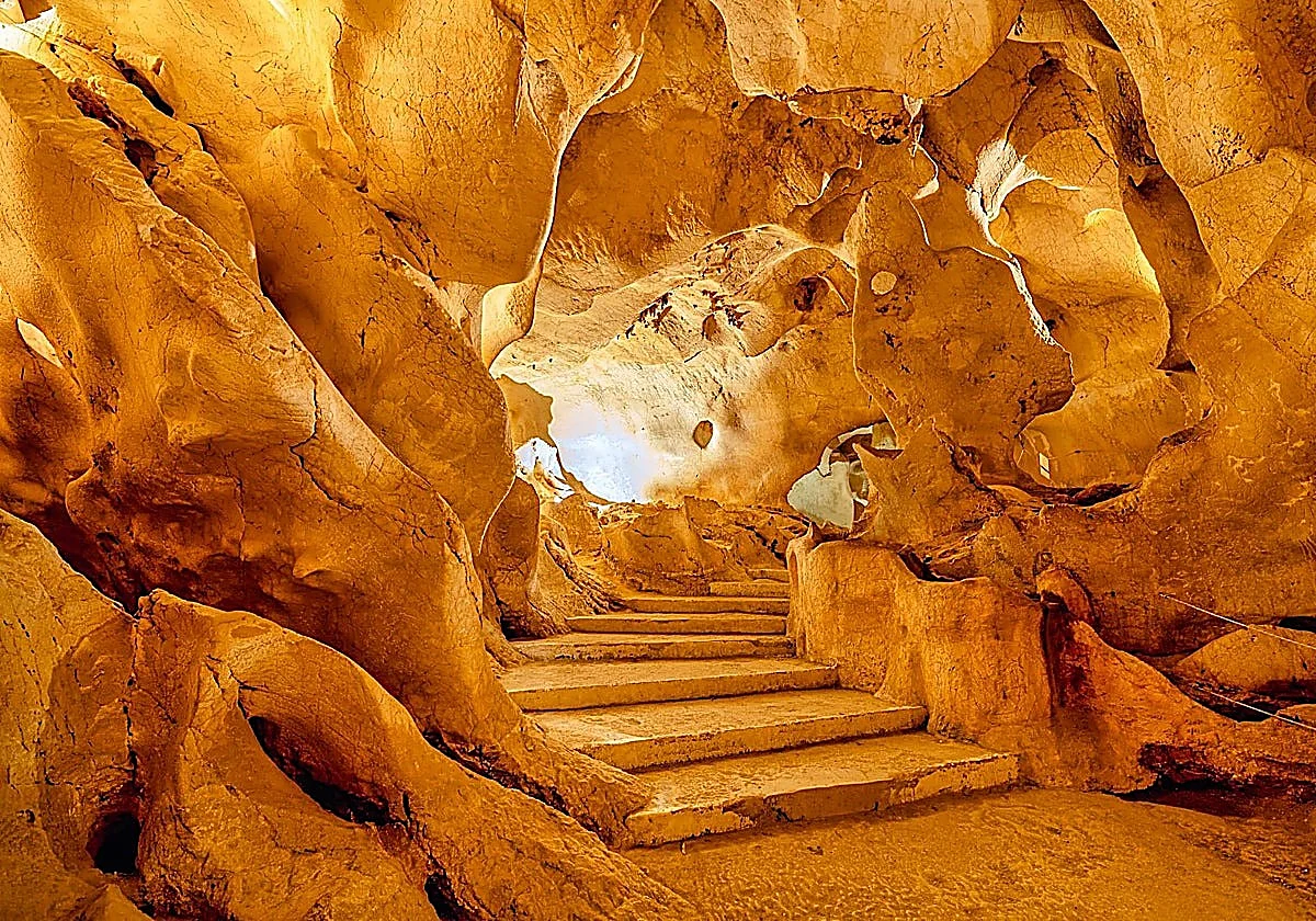Rincón de la Victoria's treasure cave saw record-breaking visitor numbers in 2025