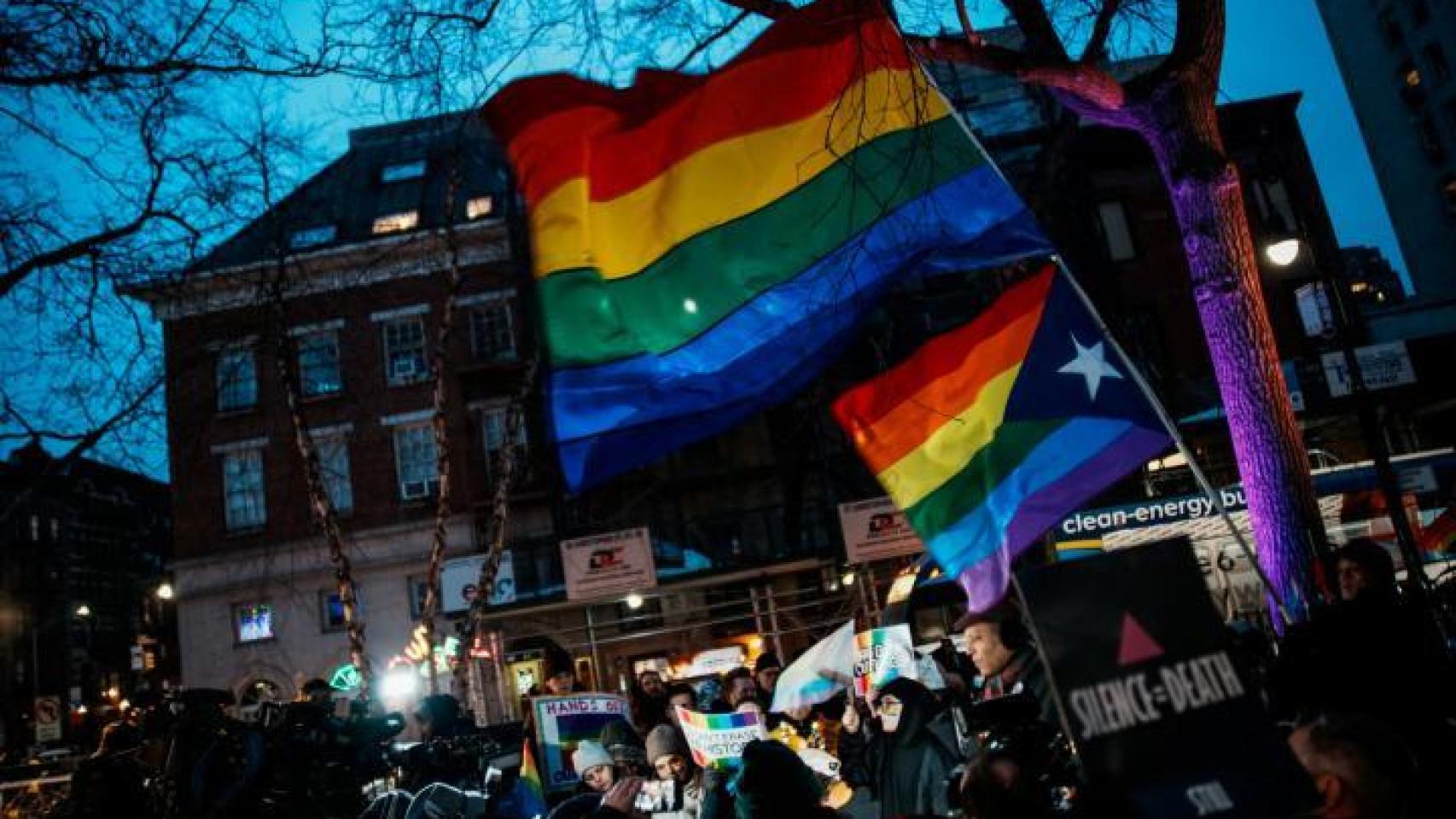 El Gobierno de Trump arranca la gran bandera arcoíris del monumento de Stonewall, cuna del movimiento LGTBI