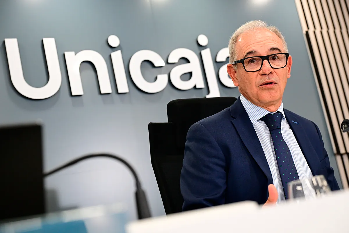 Unicaja reserva 27 millones para renovar plantilla