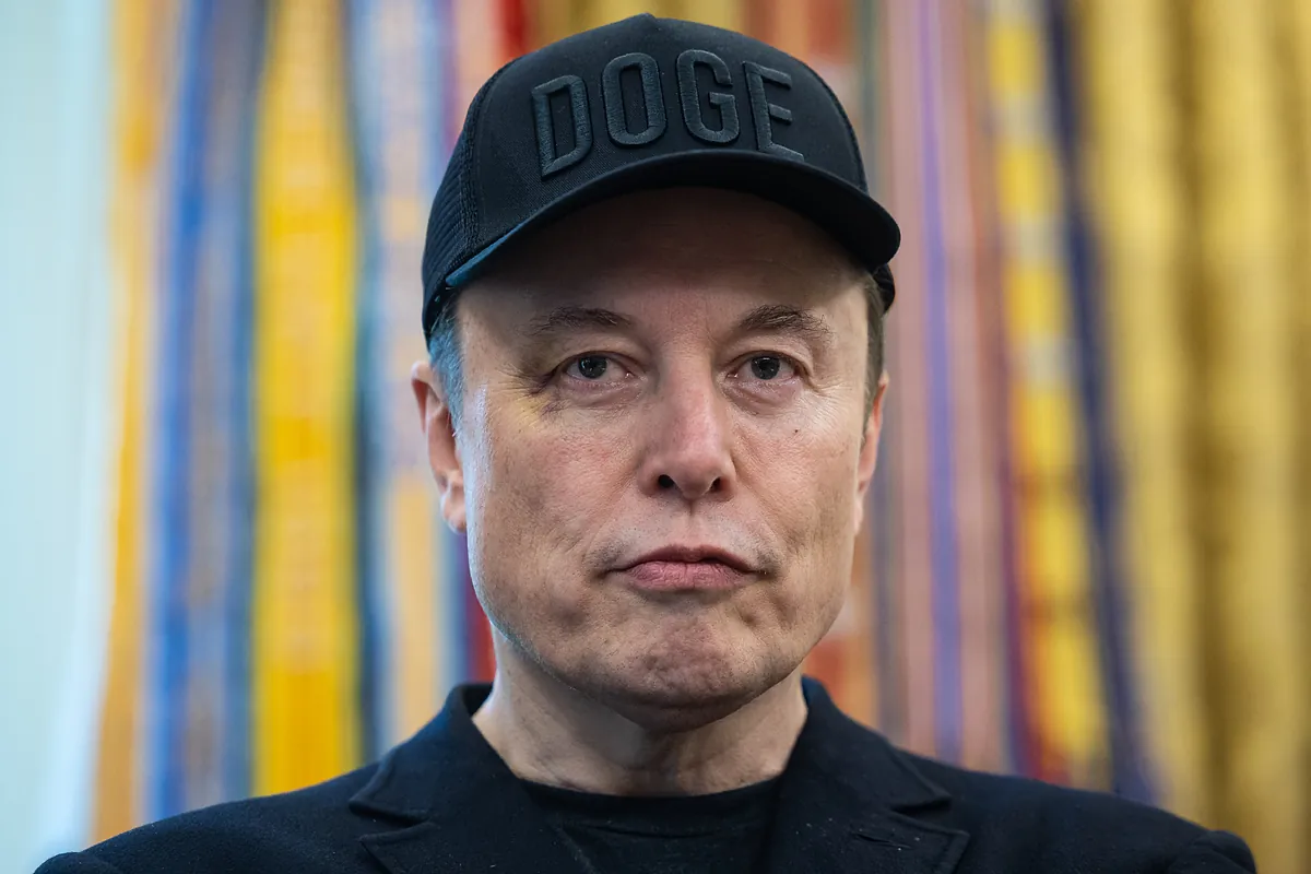 Elon Musk llama a la "abolición" de la UE tras la multa a X