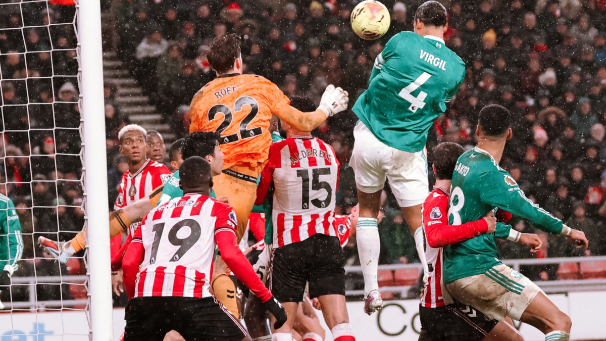 El Liverpool derrumba la resistencia del Stadium of Light a 'cabezazo' limpio