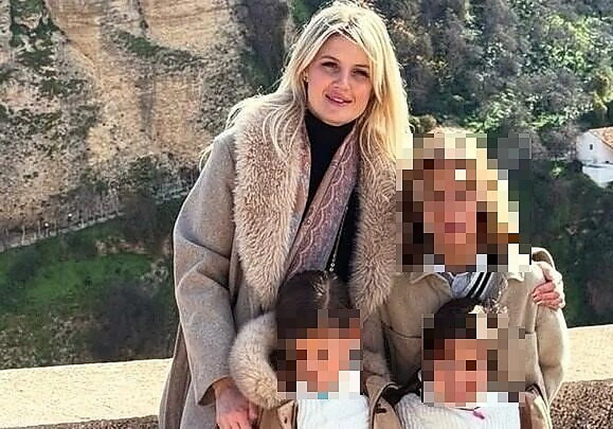 Friends of Victoria Hart unite to show 'domestic violence has no place in our community'