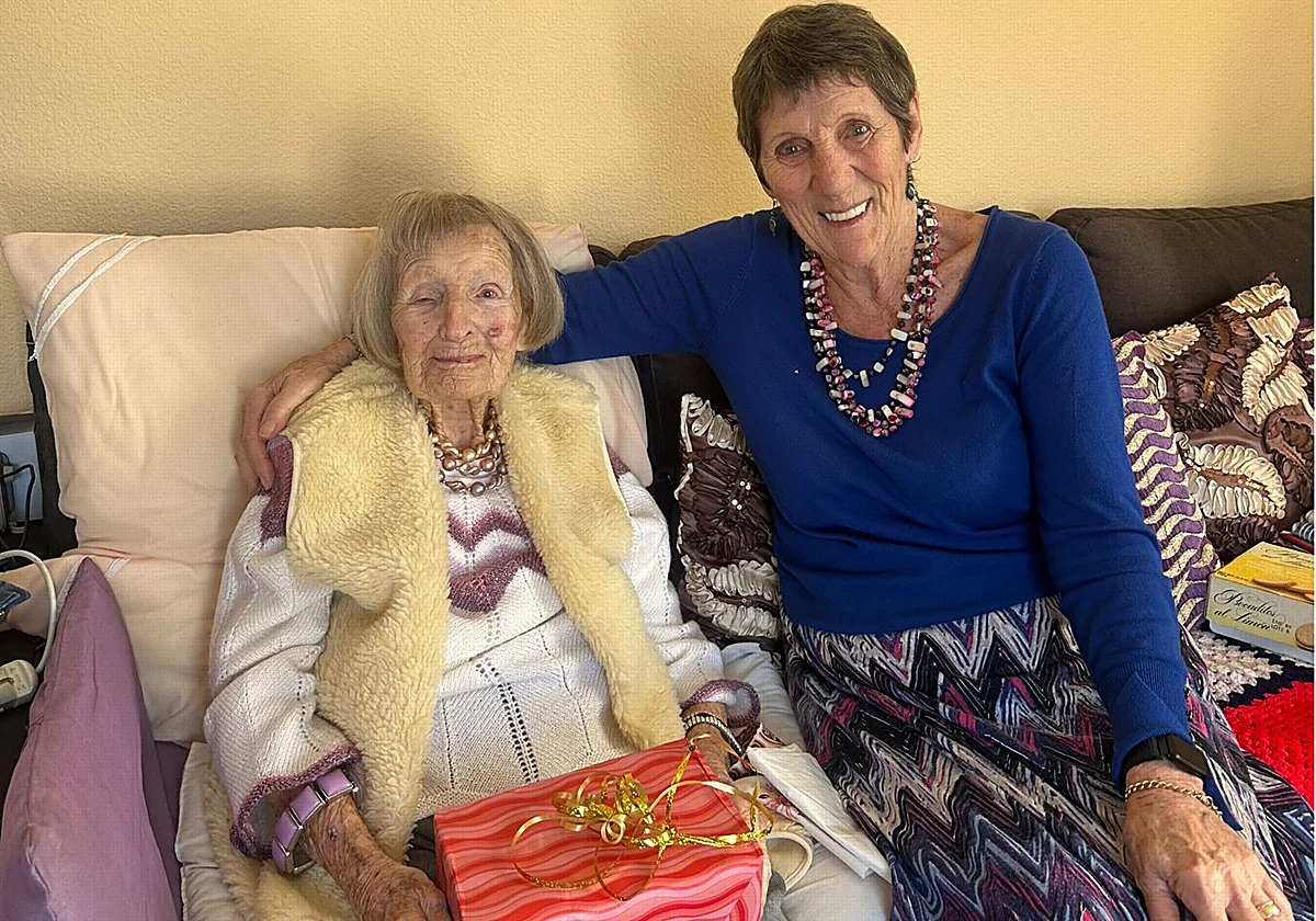 Oldest member of Age Concern Fuengirola celebrates 105th birthday