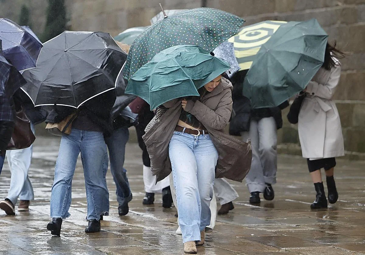 Las ocho provincias andaluzas, en aviso naranja o amarillo este viernes: hasta 180 litros en Grazalema