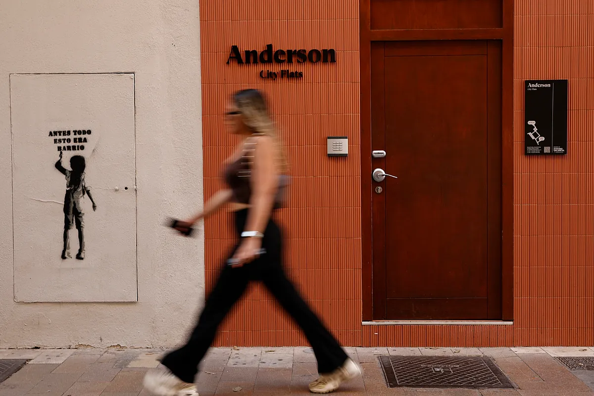 Valencia reduce un 14% los pisos turísticos en año y medio