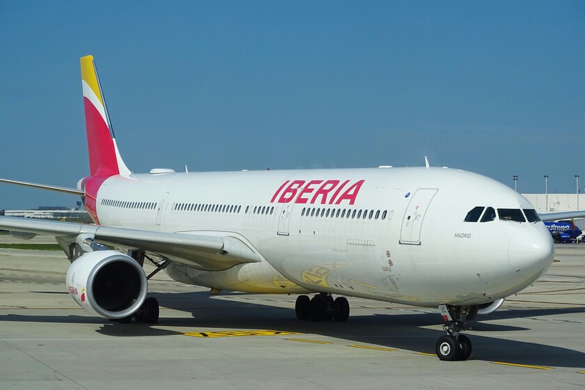 Iberia va a cobrar hasta 140 euros extra por facturar equipaje irregular. Ahora solo falta saber qué es "equipaje irregular"