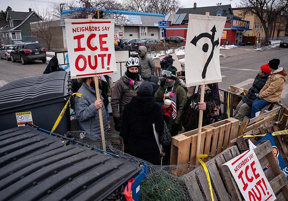 El ICE comienza su retirada de Minesota y el zar de inmigración da por concluida la operación