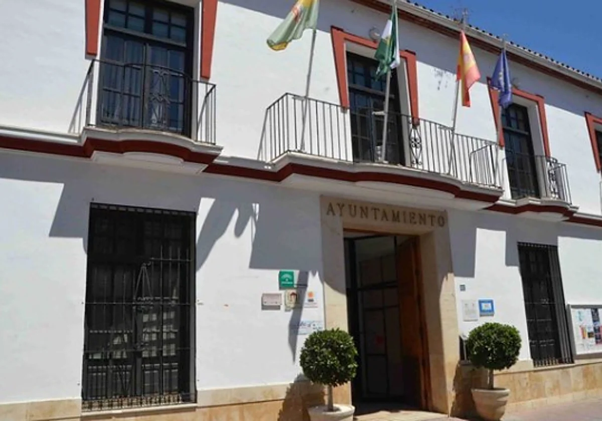 Cártama alerta de sanciones tras arder dos contenedores por vertidos de brasas en los últimos días