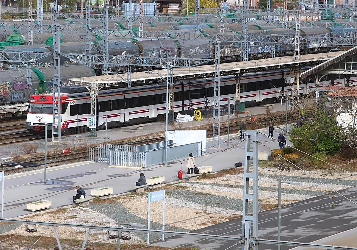Muere un hombre al ser arrollado su vehículo por un tren Alvia en Talavera de la Reina
