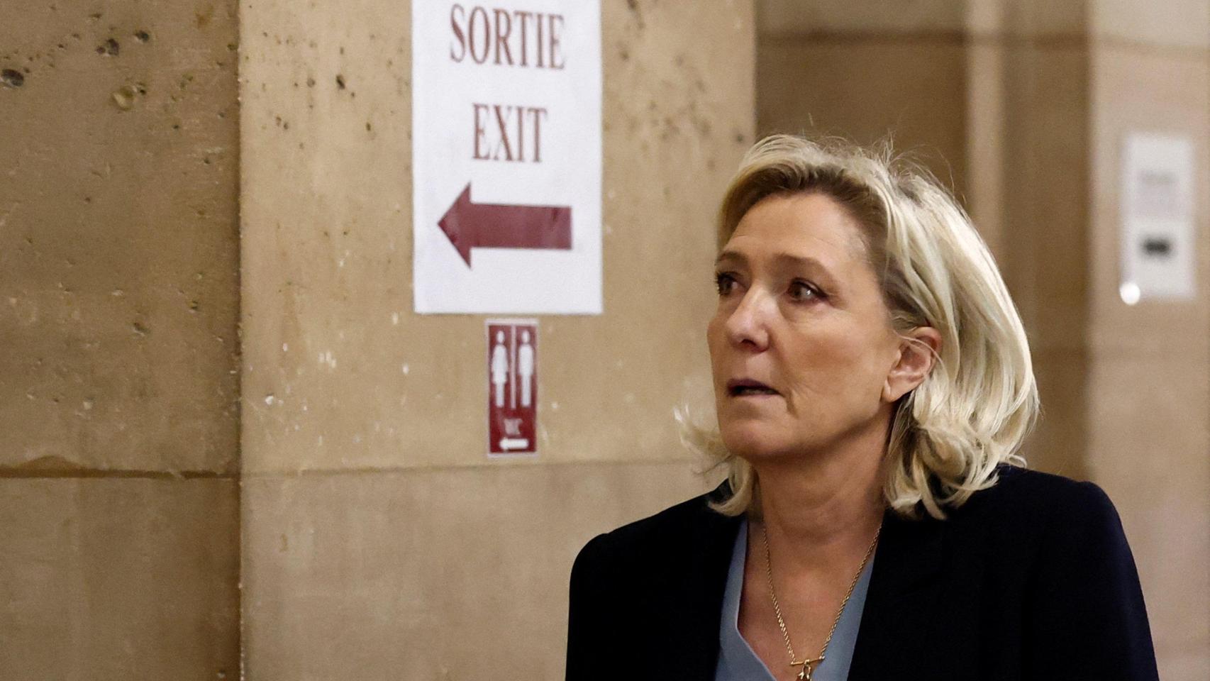 Le Pen sabrá en verano si puede presentarse a las elecciones de 2027 y reitera su inocencia: "No sabía que hacía algo malo"