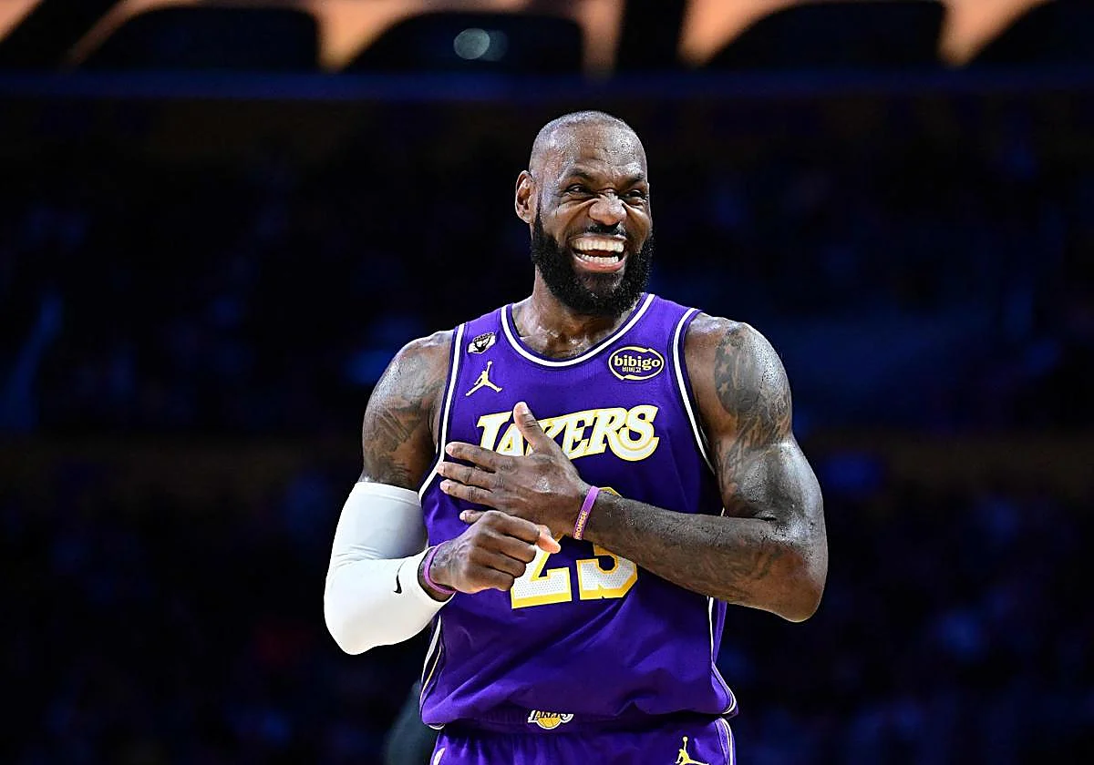 LeBron James, el histórico triple-doble de un cuarentón