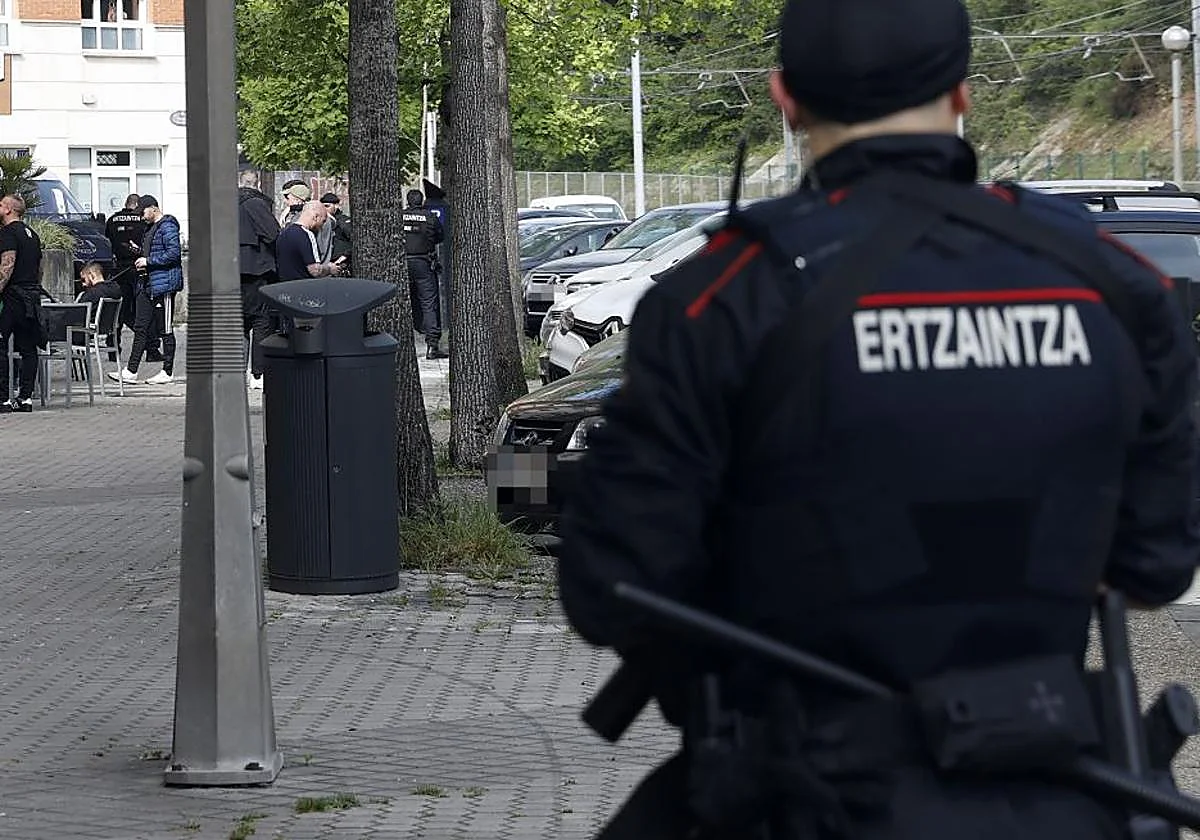 Cuatro detenidos por dar una brutal paliza a dos jóvenes en el Casco Viejo de Bilbao