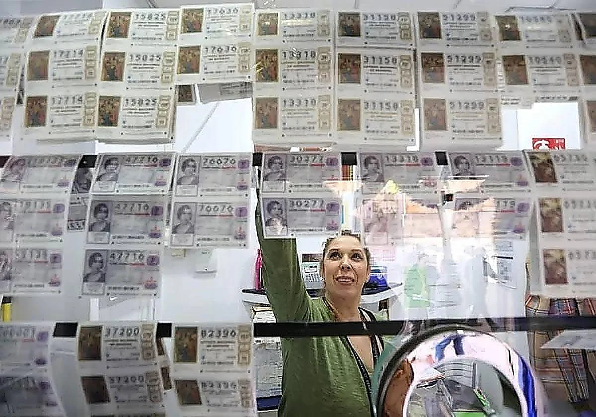 Vendido el primer premio de la Lotería Nacional en dos administraciones de Málaga
