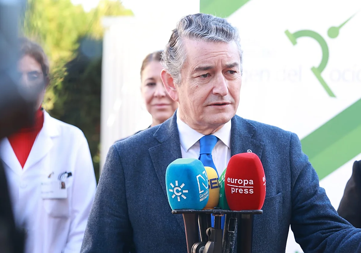 Sanz advierte: la anterior huelga de médicos dejó más de 308.000 consultas y 4.000 operaciones suspendidas en Andalucía