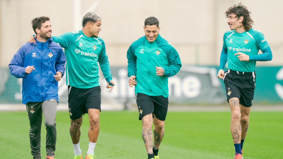 Cucho, Chimy y Bellerín no llegan a tiempo a la lista frente al Mallorca