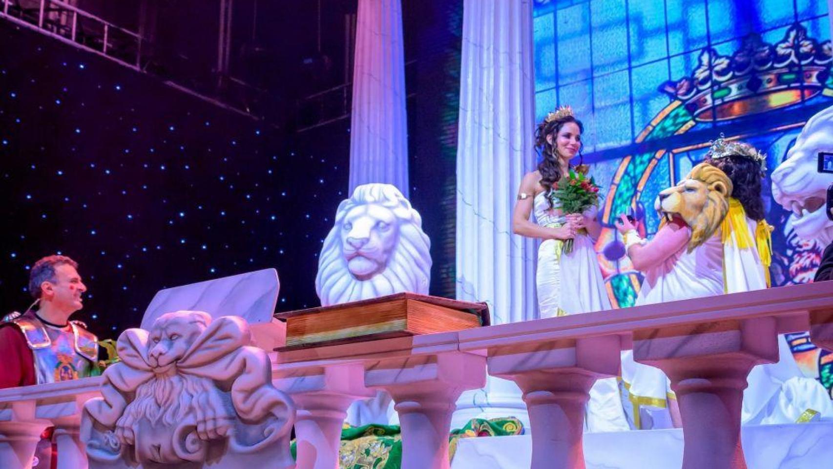 La original boda de Manu Sánchez en pleno pregón del Carnaval de Cádiz: "el trabajo que me quedaba"