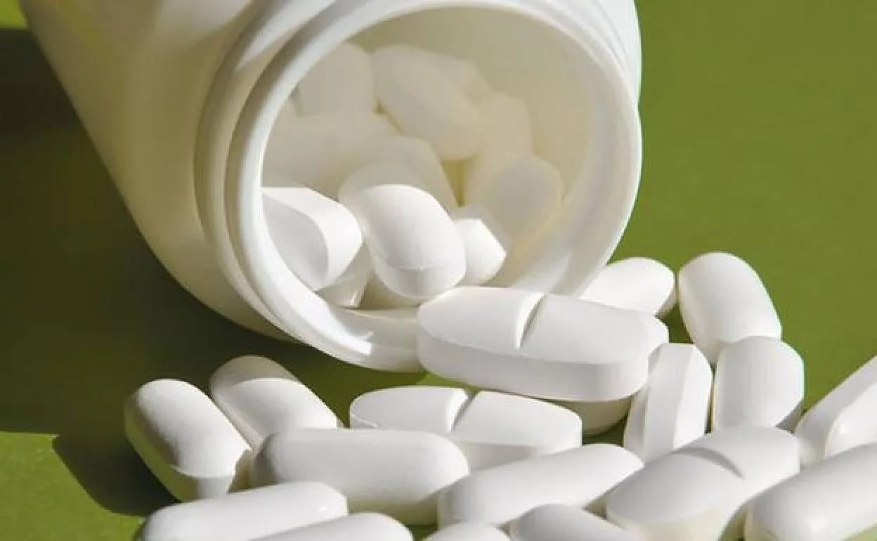 Cuidado, partir o triturar las pastillas antes de tomarlas no siempre es seguro