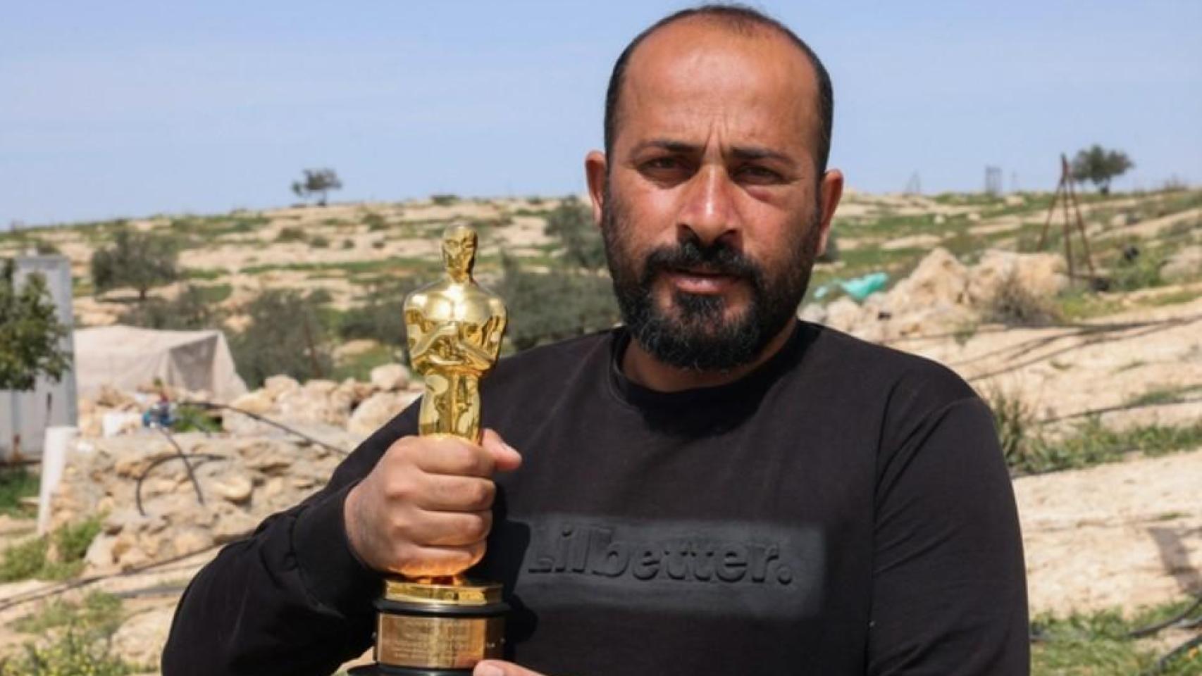 Israel agrede otra vez al director palestino del documental 'No Other Land', que ganó un Oscar, y detiene y hiere a su familia