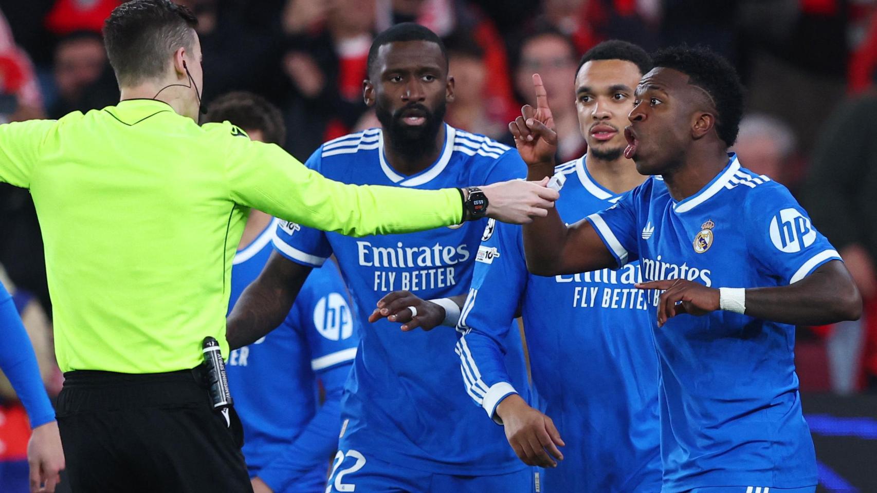 Vinicius encarrila el pase del Real Madrid en Champions ante el Benfica en medio de un nuevo episodio de racismo