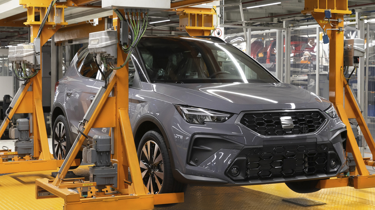 SEAT se queda en modo “mínimos” y Volkswagen frena los grandes proyectos para centrarse en coches baratos