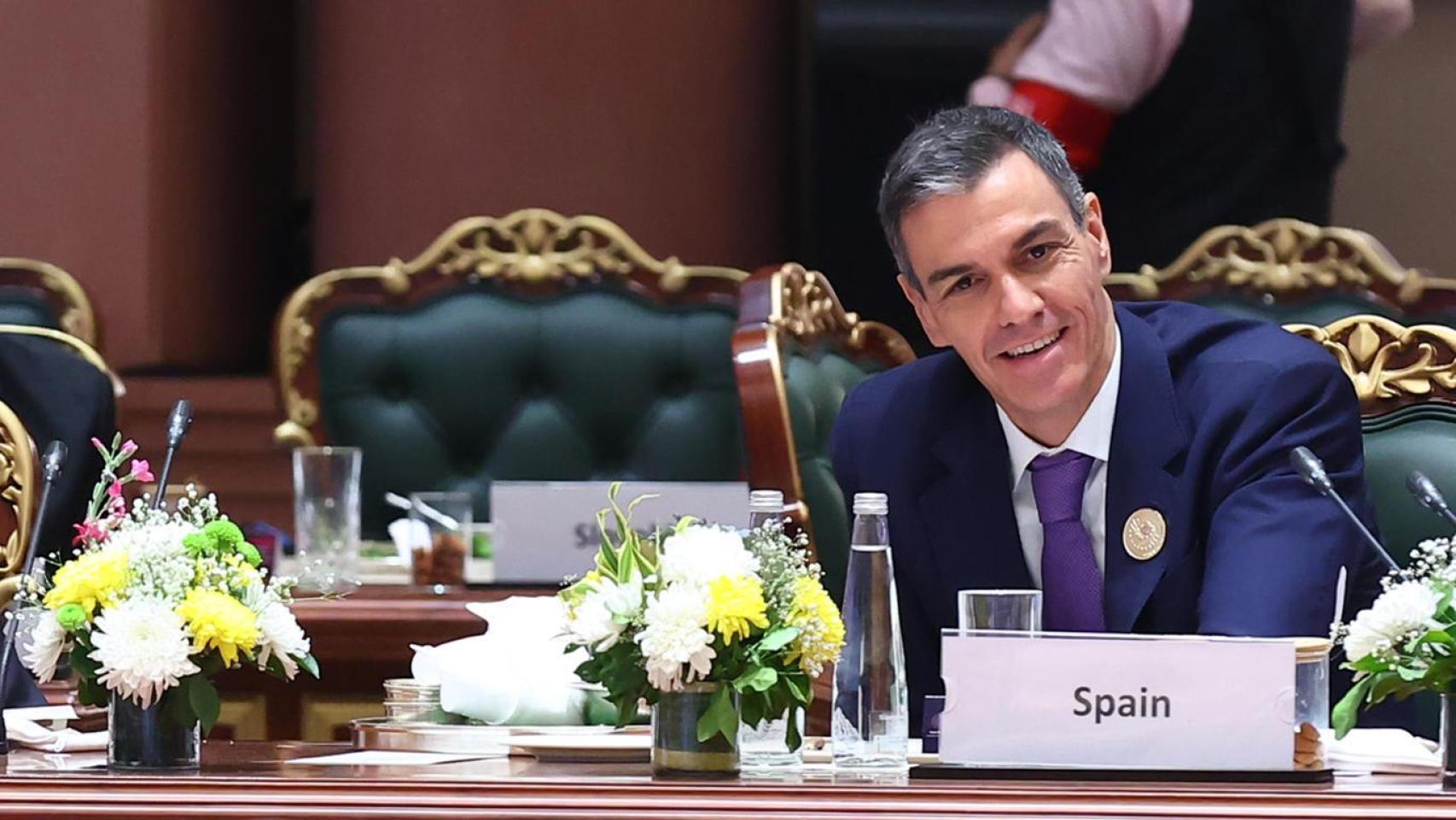 Sánchez reanuda su guerra con Elon Musk: califica de "zafias" y "amenazantes" sus críticas a él y promete "combatir la IA del mal"