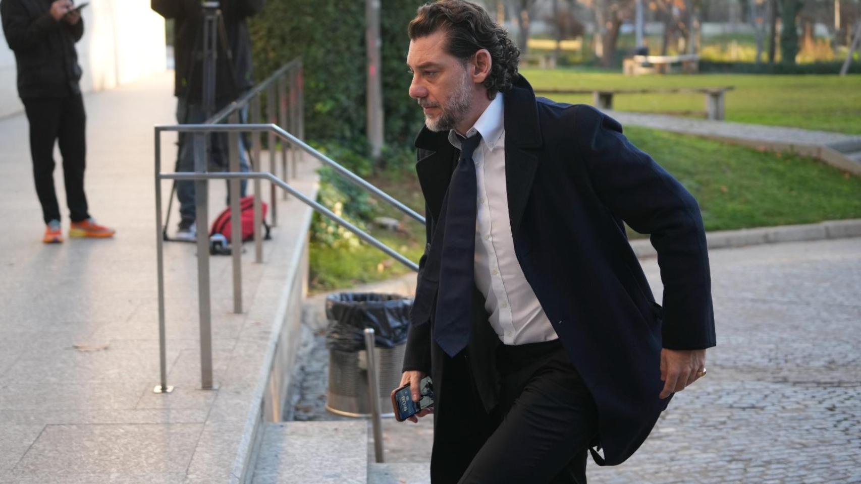 Dos versiones, un móvil y una geolocalización que no cuadra: la juez cita al hijo de Andic para que aclare su versión