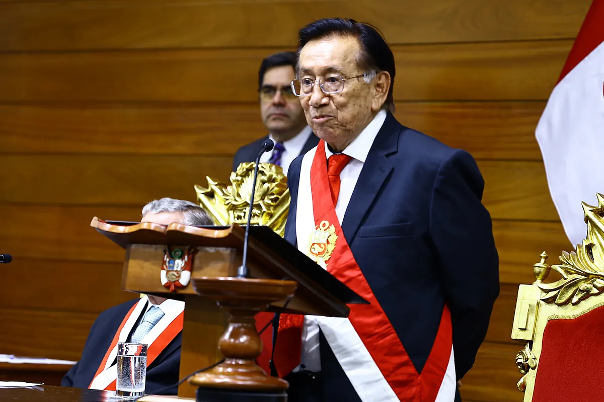 José María Balcázar es el nuevo presidente interino de Perú