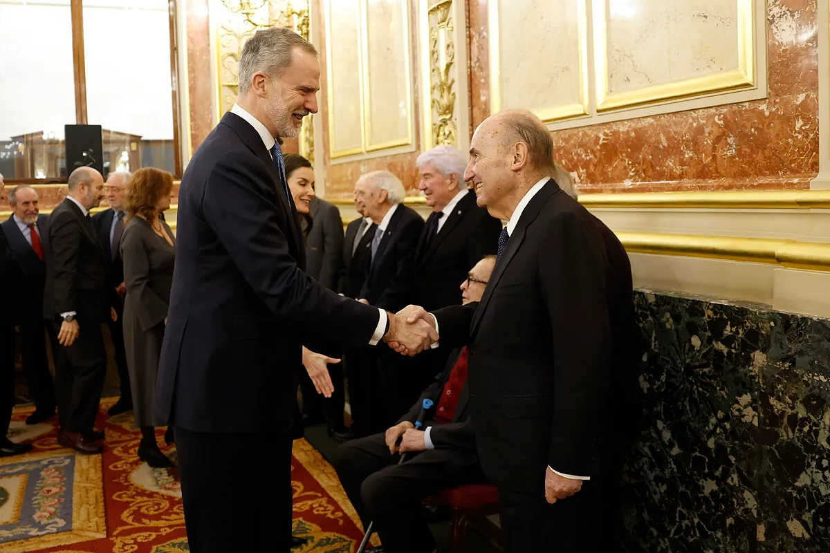 La Constitución más longeva de España que hay que cumplir, cuidar y proteger