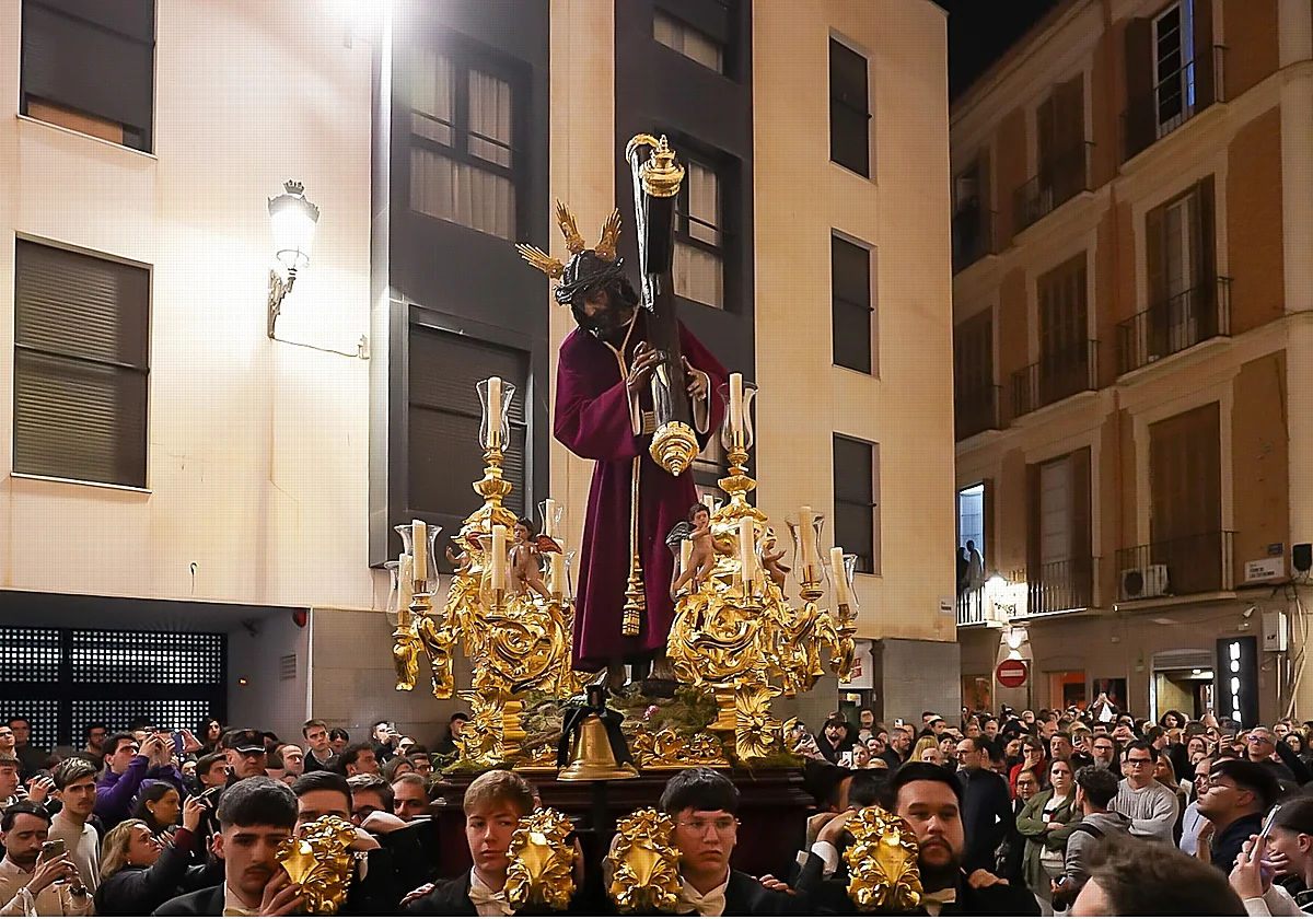 El Nazareno de Viñeros inaugura la cuaresma con su traslado a San Julián