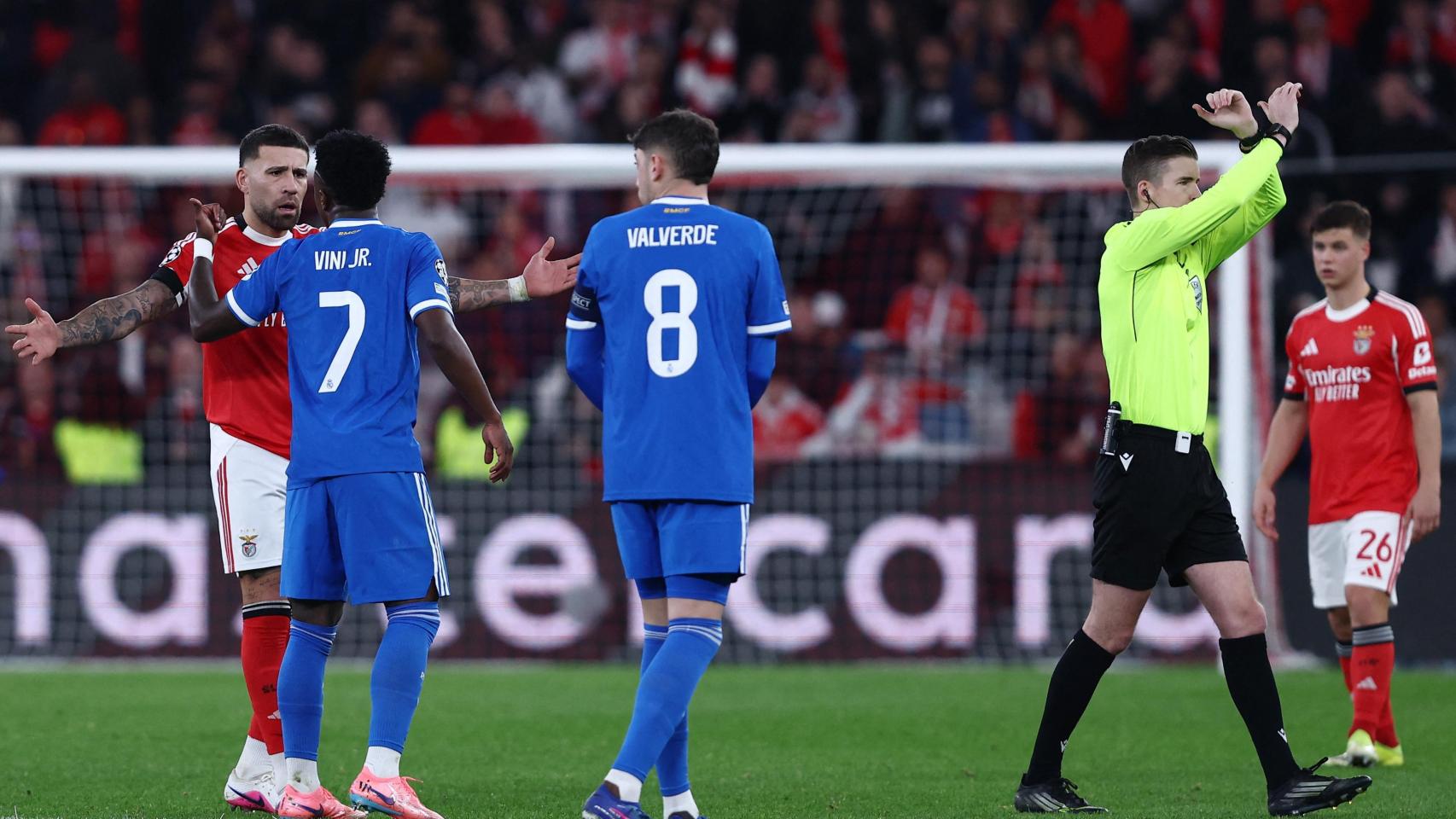 El Real Madrid envía a UEFA las pruebas recabadas tras "los inaceptables episodios racistas" contra Vinicius en Lisboa