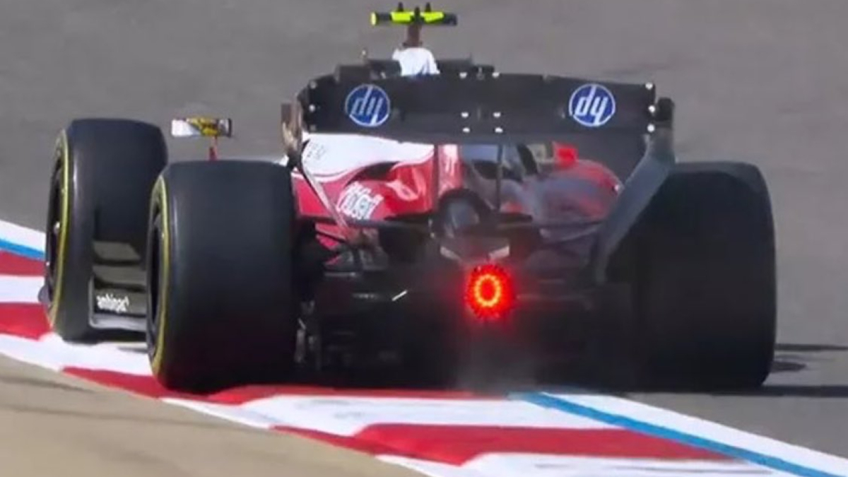 Ferrari se inventa un alerón trasero surrealista: ¡se da la vuelta en recta!