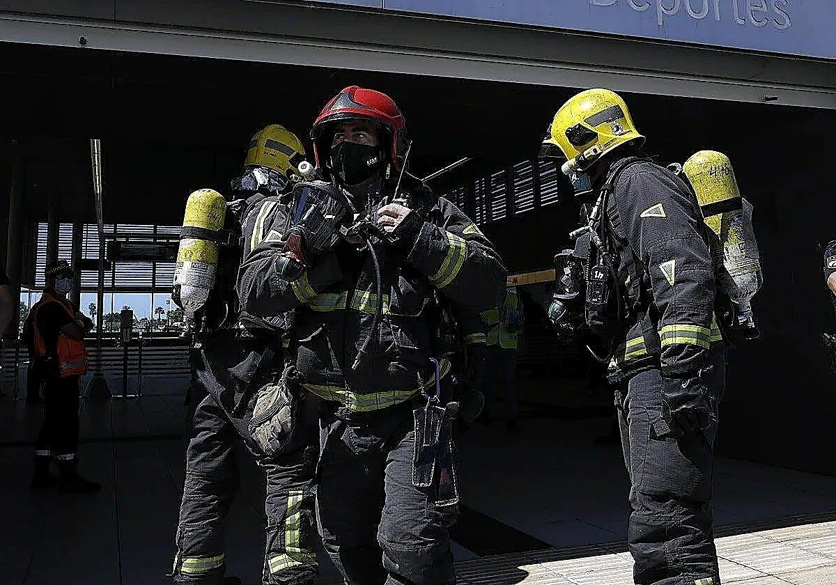 Herida con quemaduras leves una persona en el incendio de su casa, en Camino Suárez