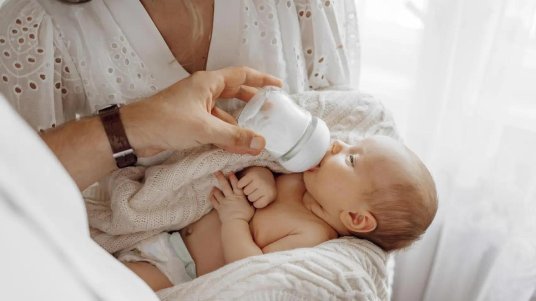 Alerta por la toxina cereulida en la leche de fórmula: ya son 41 los casos y 13 los bebés hospitalizados