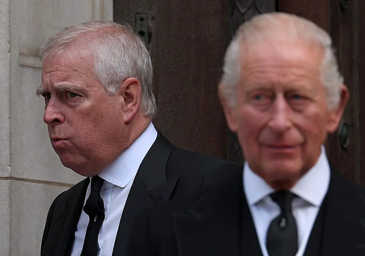 Andrés, de hijo predilecto de Isabel II a lastre para la monarquía