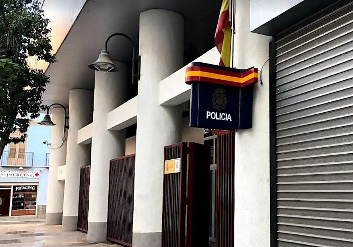 Malaga crime: perfume shop employee copies customers' debit card details to pay off debt