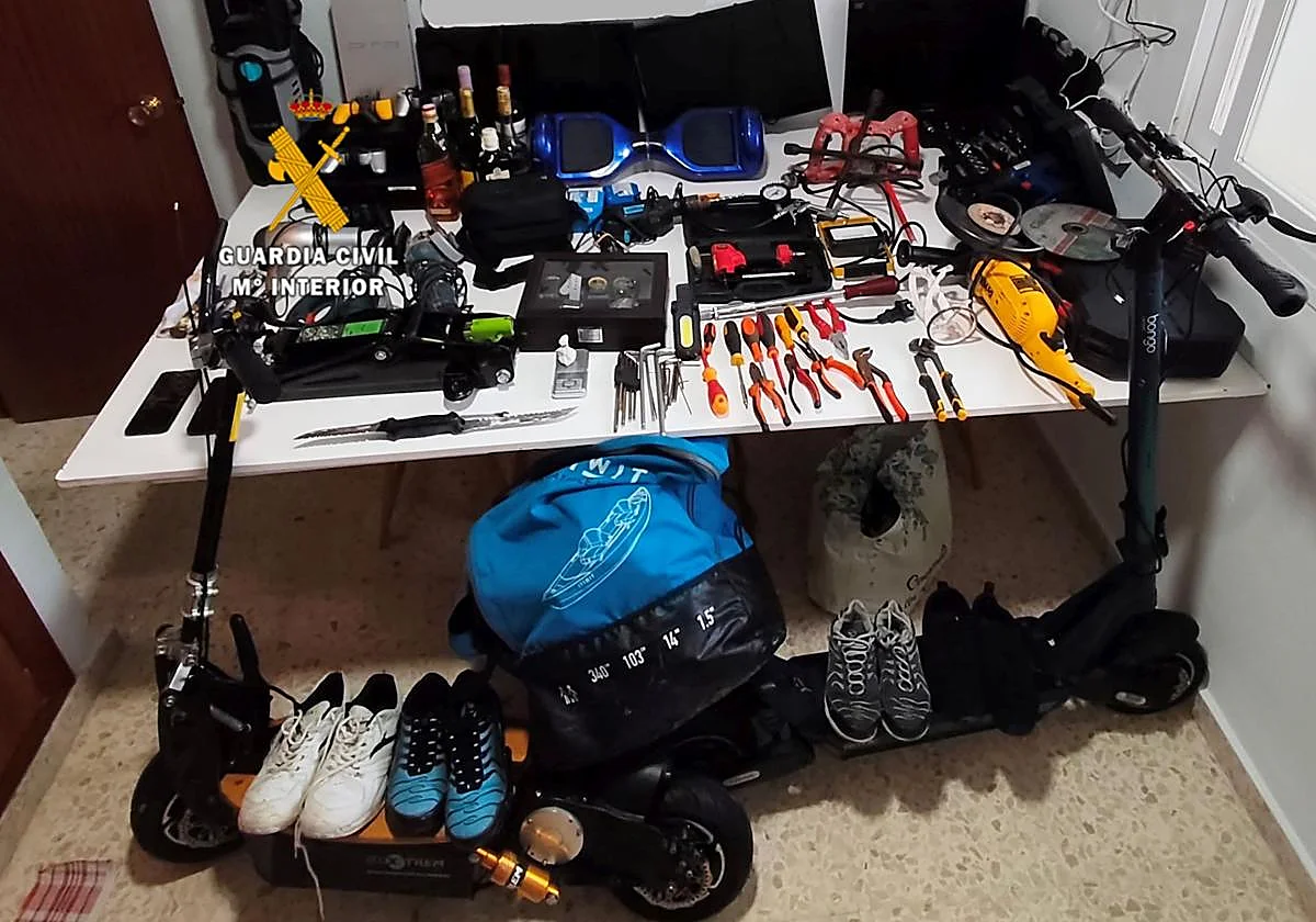 Manilva alleged serial burglar imprisoned after joint police raid recovers stolen goods