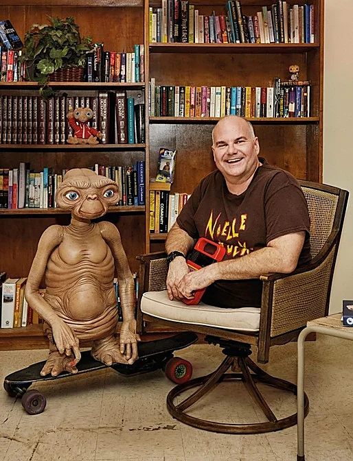 «E.T. era yo»: el actor sin piernas que cautivó al mundo disfrazado de extraterrestre cuenta su historia