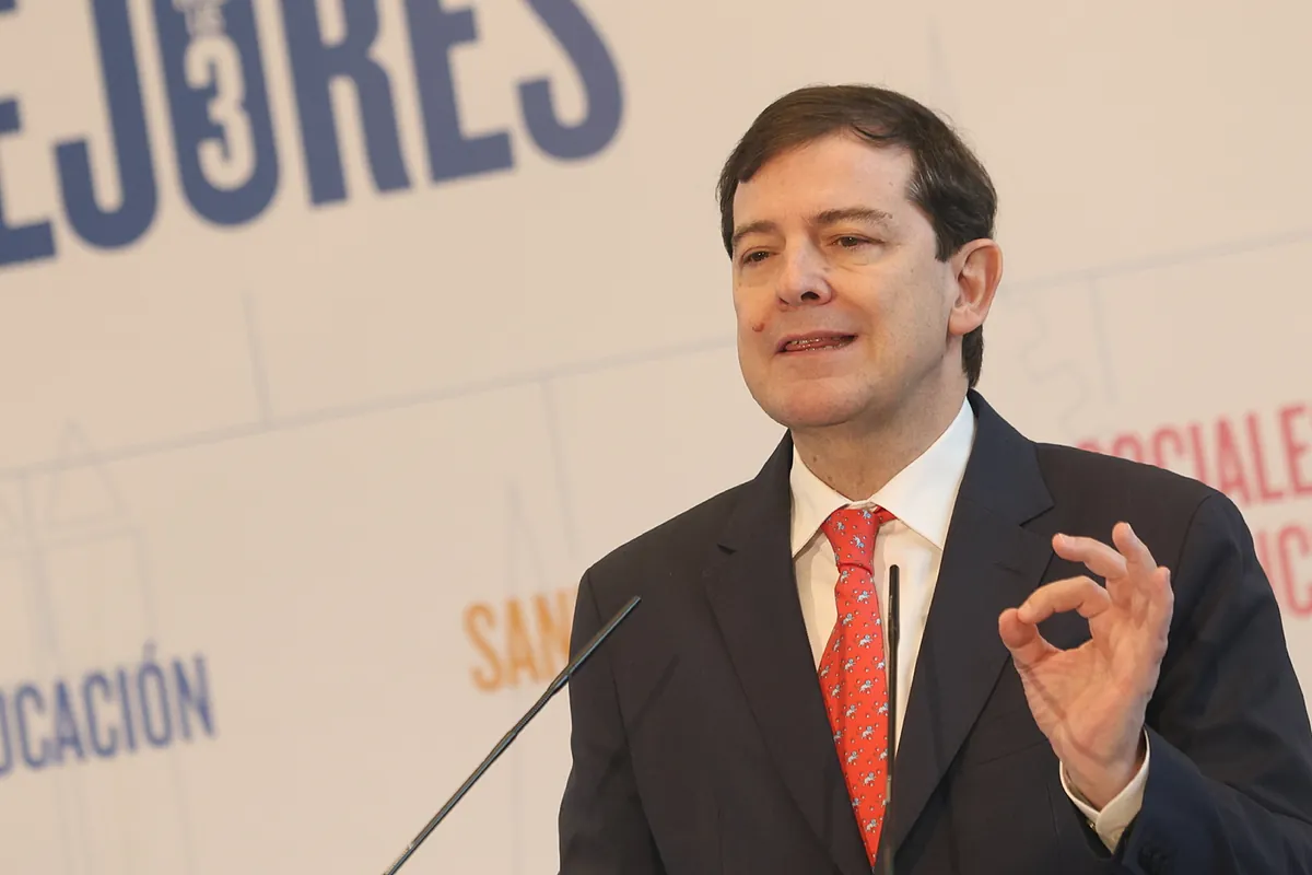 El CIS de Tezanos augura un empate técnico de PP y PSOE en Castilla y León