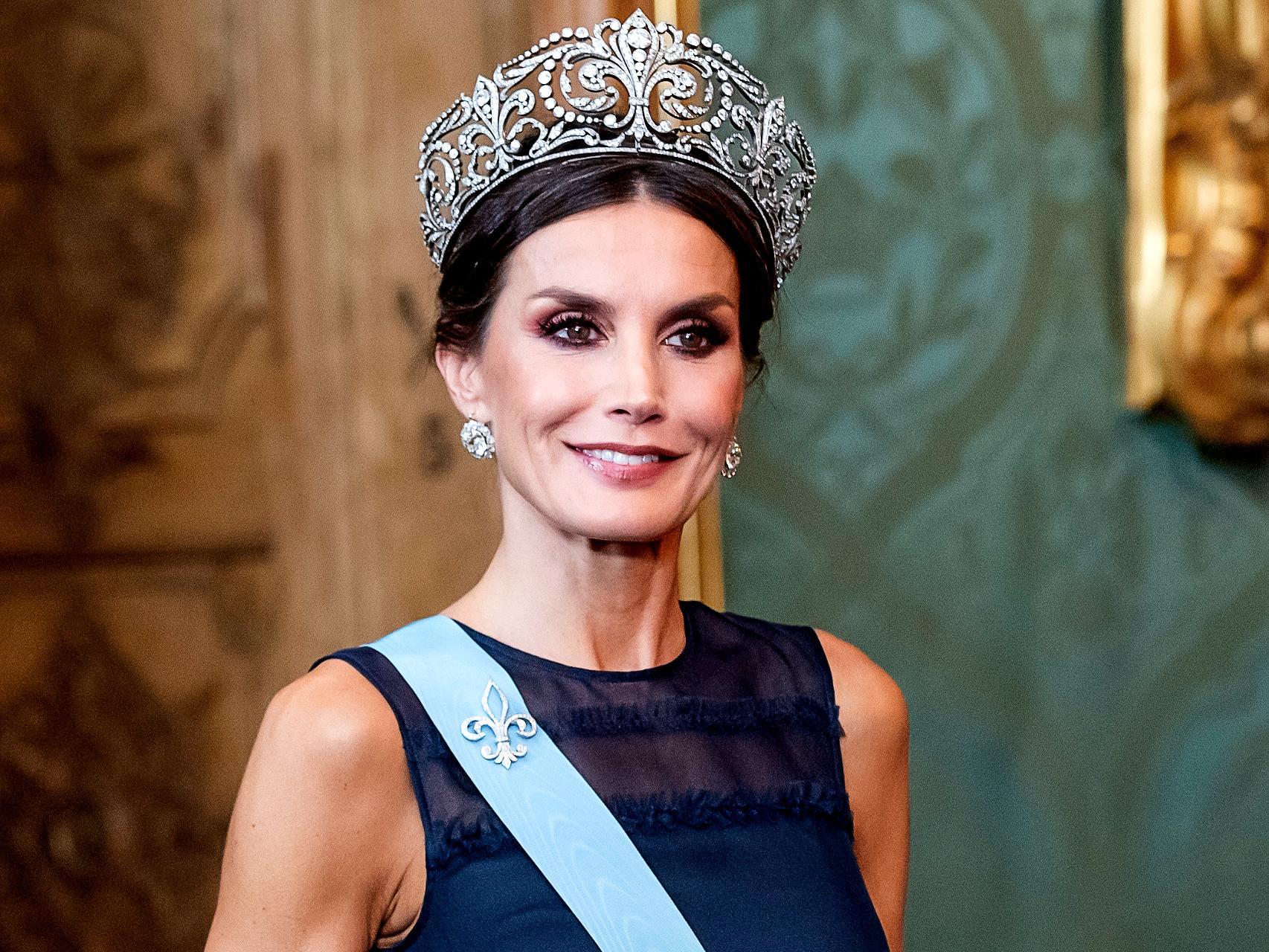Las joyas 'ocultas' del lote de pasar: la gran historia detrás de las dos únicas piezas que la reina Letizia aún no ha lucido