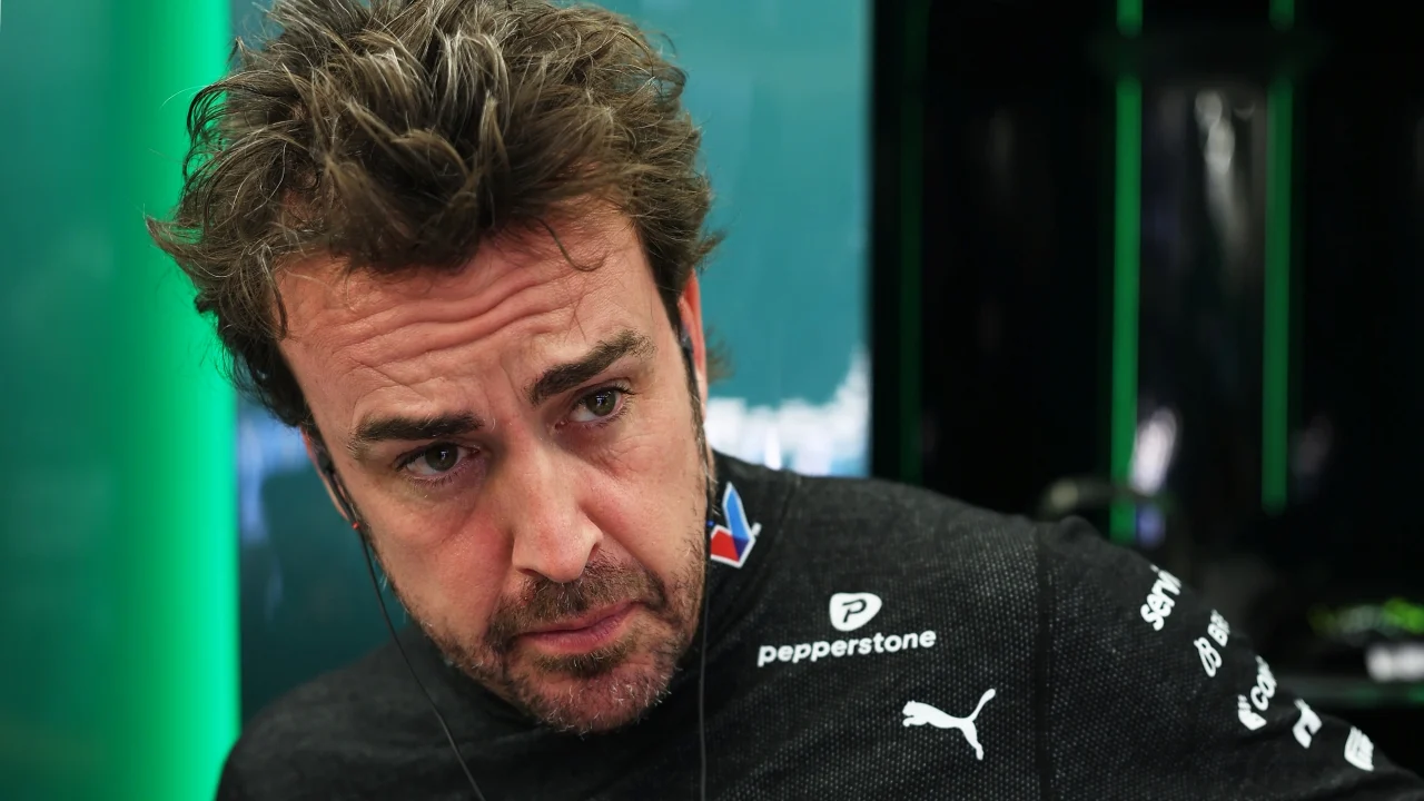 Alonso tiene plena confianza en Aston Martin y en Newey… en Honda no tanta: “Aún no entendemos bien el reglamento”