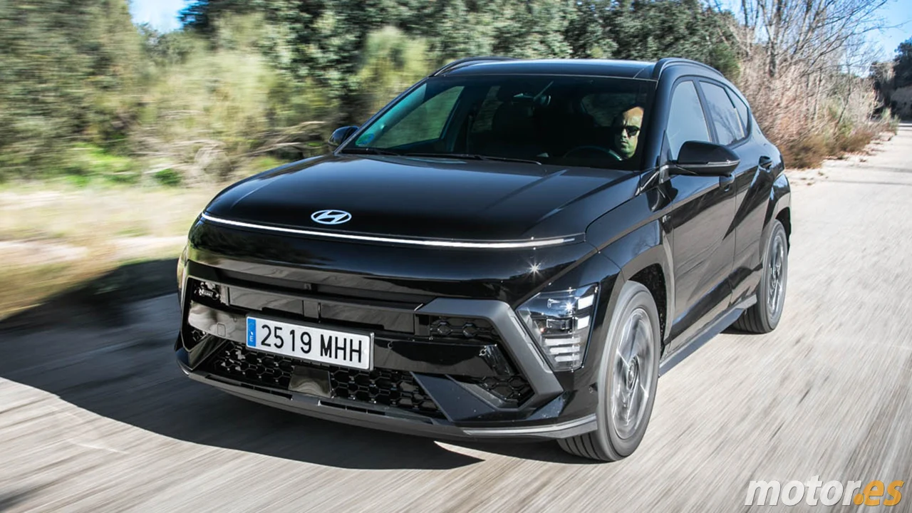 El mejor Hyundai KONA que puedes comprar es híbrido y, con 6.000 € de rebaja, tiene un precio que alarma a Toyota
