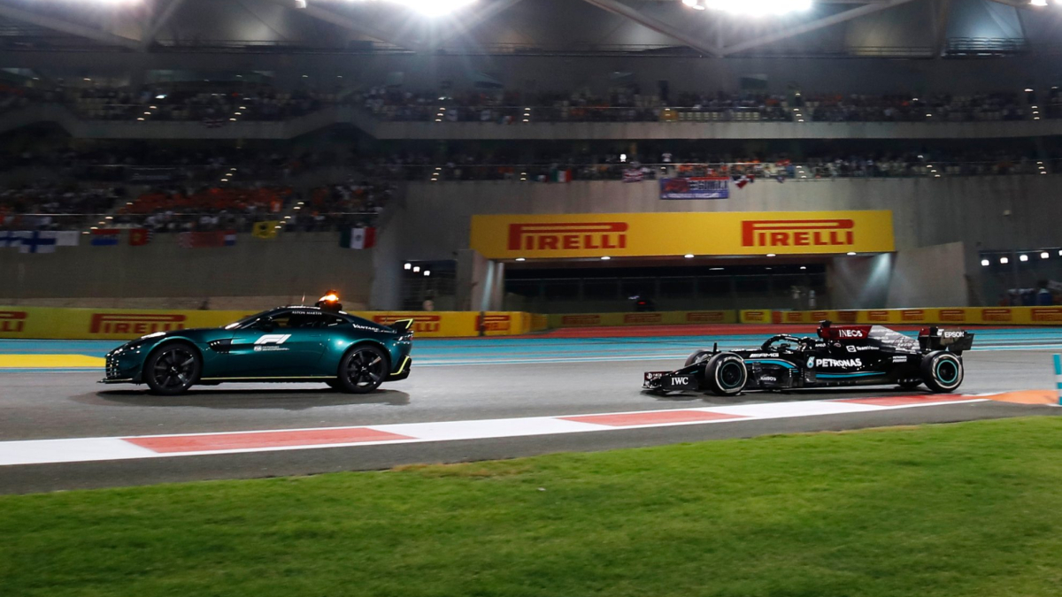 El Safety Car del Gran Premio más polémico en la historia de la F1 está a la venta... firmado por Fernando Alonso