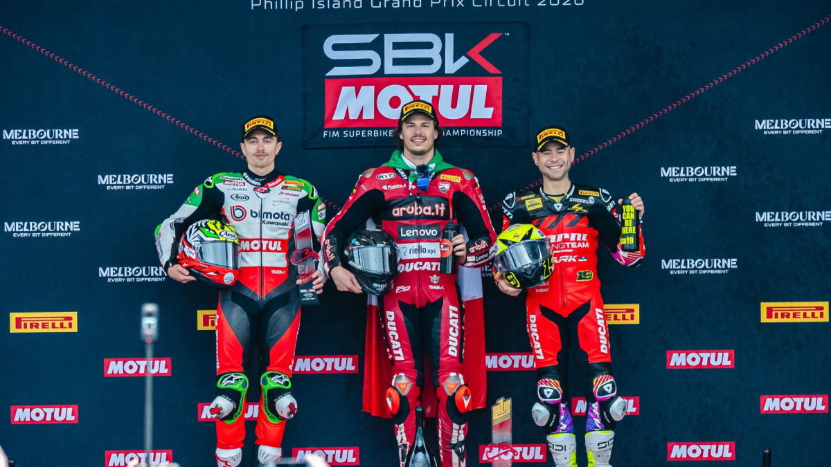 Triplete de Bulega en Phillip Island y podio de Bautista